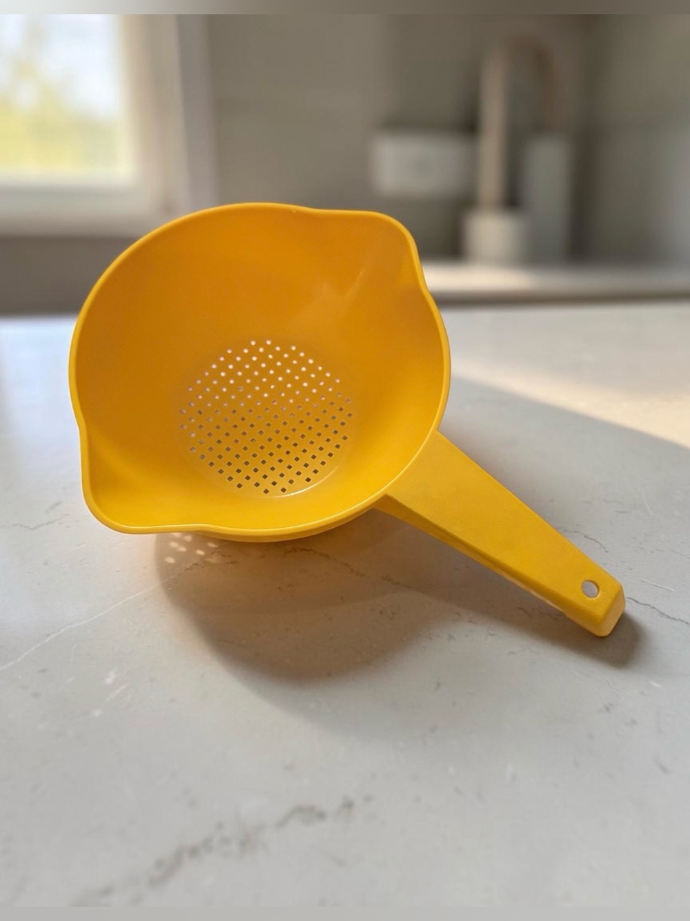 Vintage Tupperware Yellow 1-Quart Colander Strainer (Model 1200) with Long Handl